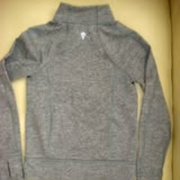 Ivivva by Lululemon Girl practice jacket size 4 thumbholes grey purple - Picture 2 of 3